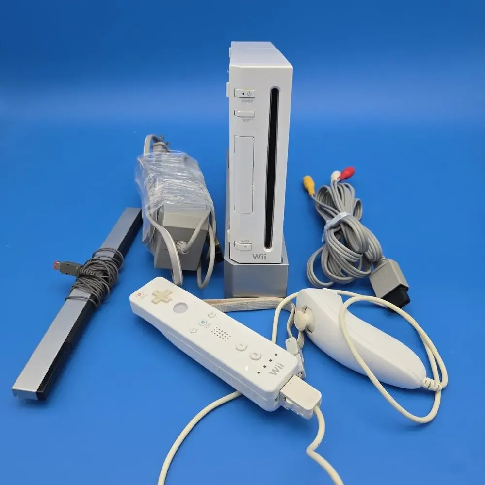 Nintendo Wii RVL-001 White Console Bundle Tested Working Remote Nunchuk Cords